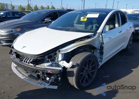 2020 Tesla Model 3 Standard Range Plus Rear-Wheel Drive/Standard Range Rear-Wheel Drive from USA, damaged, VIN 5YJ3E1EAXLF744927